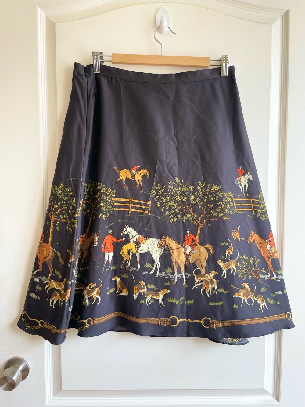 J Crew Vintage Riding To Hounds Equestrian Silk Skirt Size 8 EXCELLENT - Picture 2 of 7